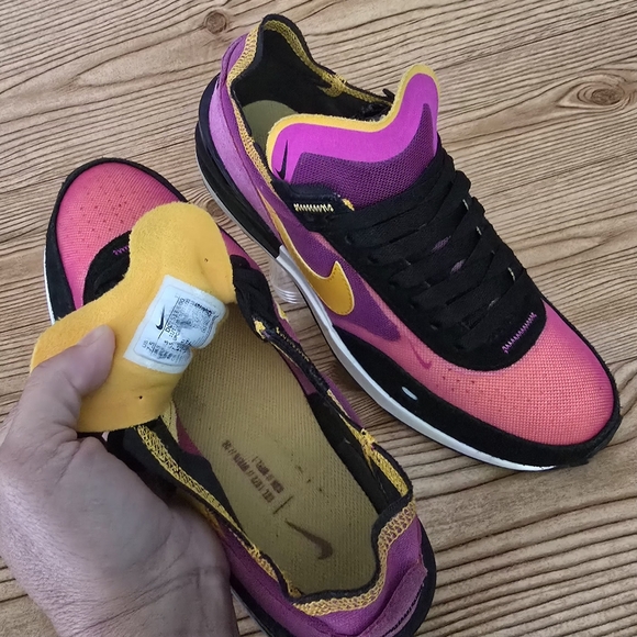 Nike Waffle One Sneakers - Picture 9 of 9